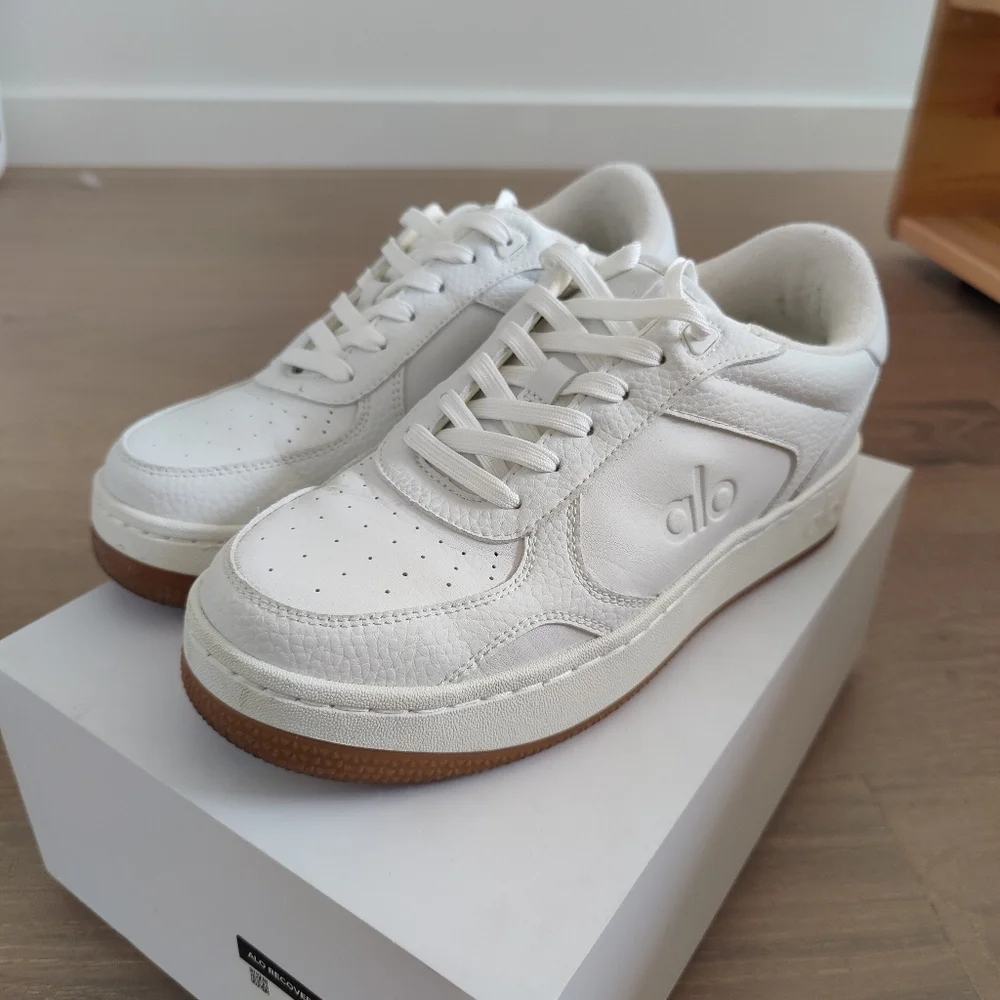 ALO Recovery Mode Sneaker - Picture 1 of 12